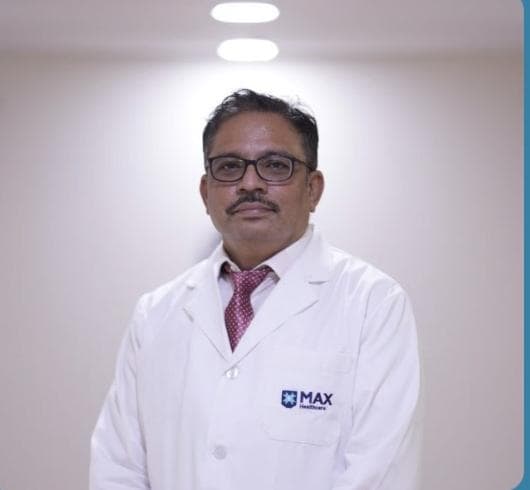 Dr Sujeet Narain